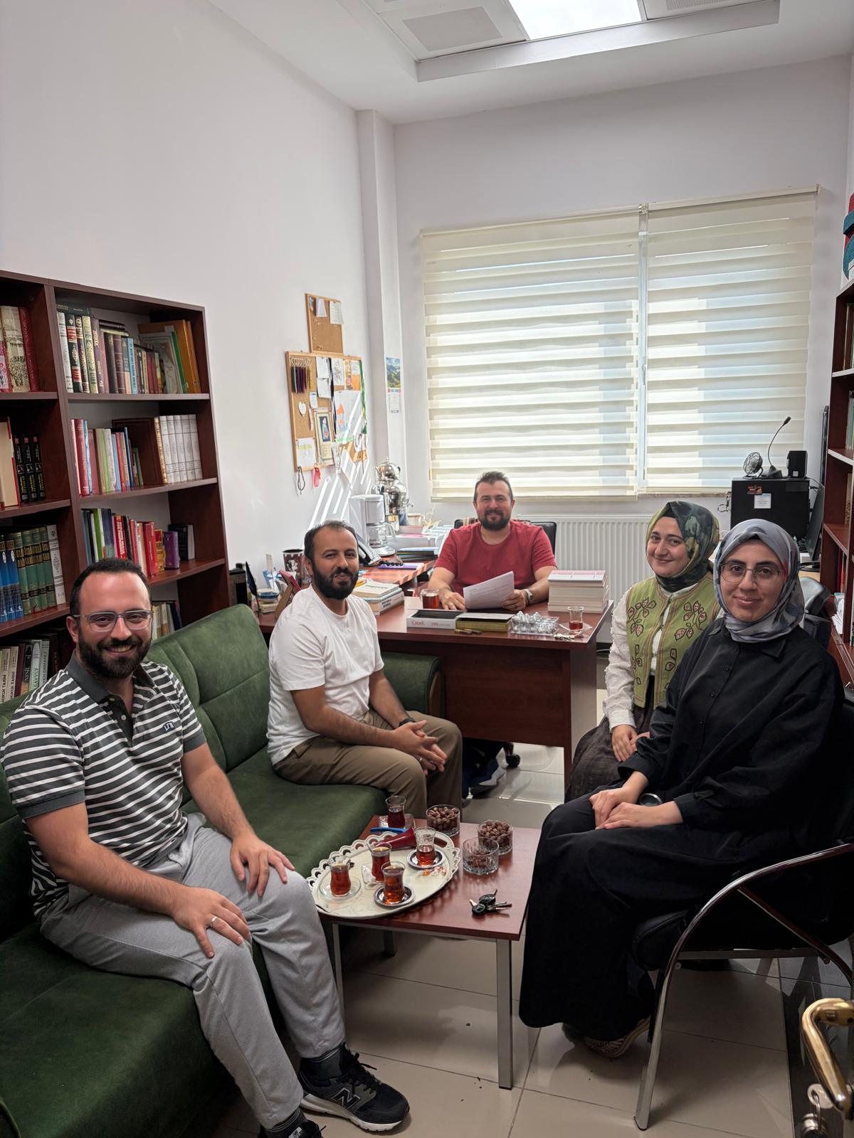 Sosyal Medya ve Web Sitesi Komisyonu, Kalite, Akreditasyon ve Dijital İletişim Gündemiyle Toplandı